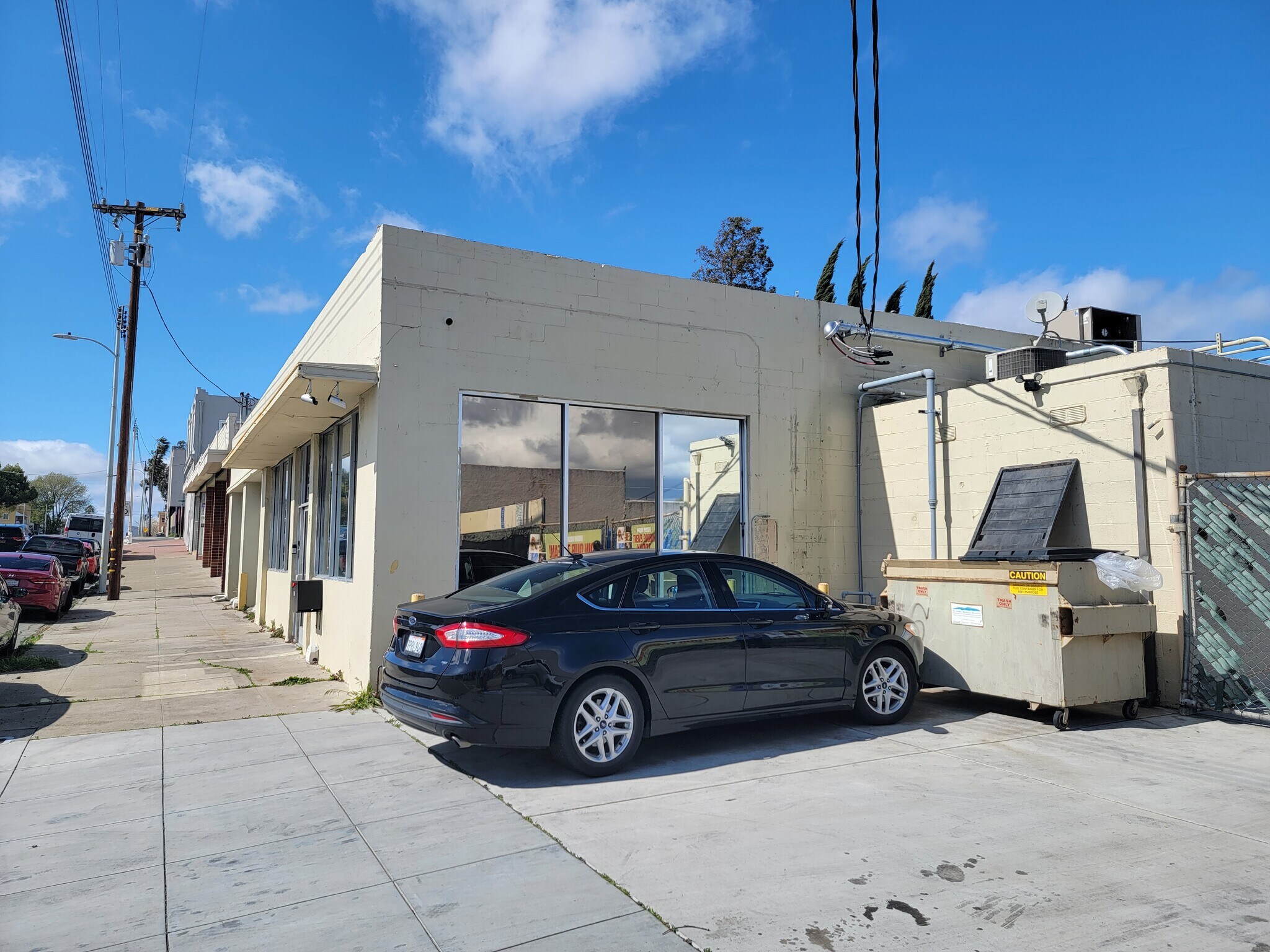 415 E 10th St, Pittsburg, CA à vendre Photo principale- Image 1 de 49