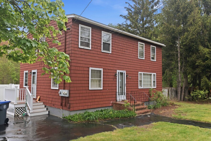 72 Woodland St, Methuen, MA à vendre - Photo principale - Image 1 de 1