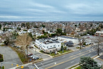 651 Old Country Rd, Plainview, NY - Aérien  Vue de la carte - Image1
