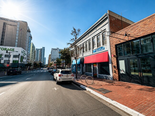 Plus de détails pour 518-522 6th Ave, San Diego, CA - Commerce de détail à louer