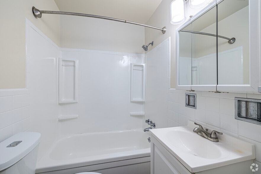 6401 Middlebelt Rd, Garden City, MI for sale - Interior Photo - Image 3 of 24