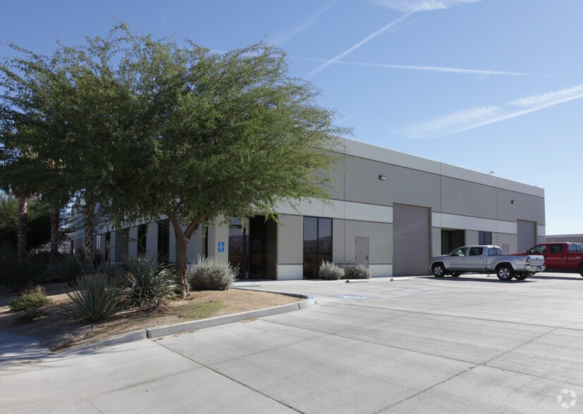 81785 Trader Pl, Indio, CA à vendre - Photo du bâtiment - Image 2 de 10