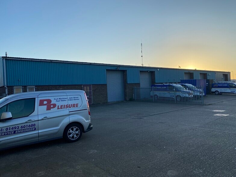 Morton Peto Rd, Great Yarmouth à louer - Photo du bâtiment - Image 3 de 3