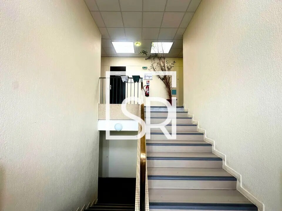 Industriel dans Cournon-d'Auvergne à louer Photo principale- Image 1 de 58