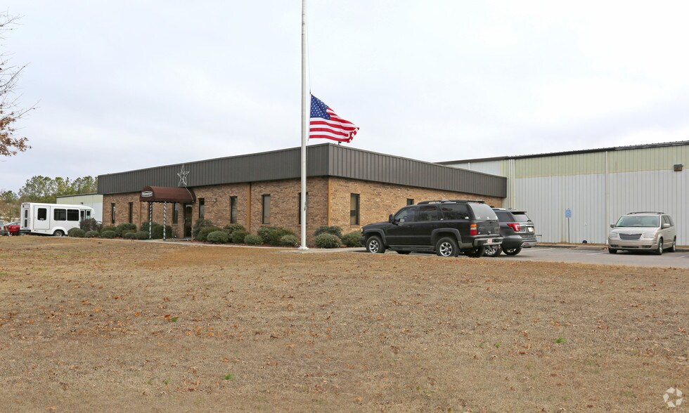 2210 Industrial Dr SW, Cullman, AL à vendre - Photo du bâtiment - Image 2 de 6