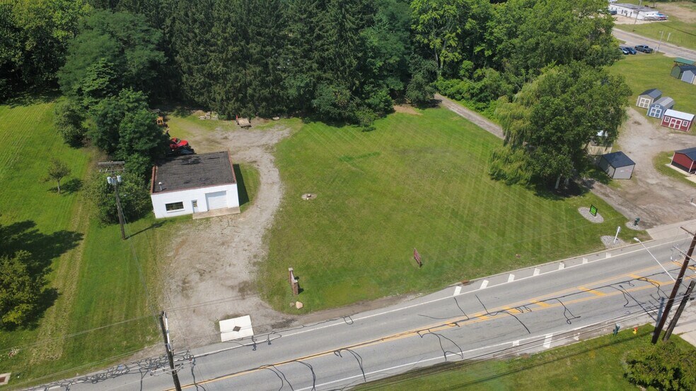 10612 Chillicothe Rd, Kirtland, OH à vendre - Photo du bâtiment - Image 2 de 9