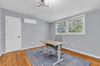 100 Whitsett St, Greenville, SC à louer Photo intérieure- Image 1 de 3