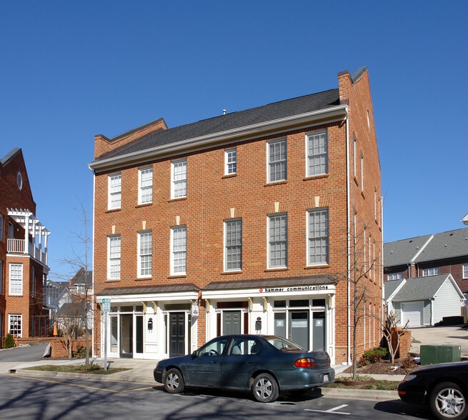 215-217 E Lewis St, Greensboro, NC for lease - Building Photo - Image 2 of 2