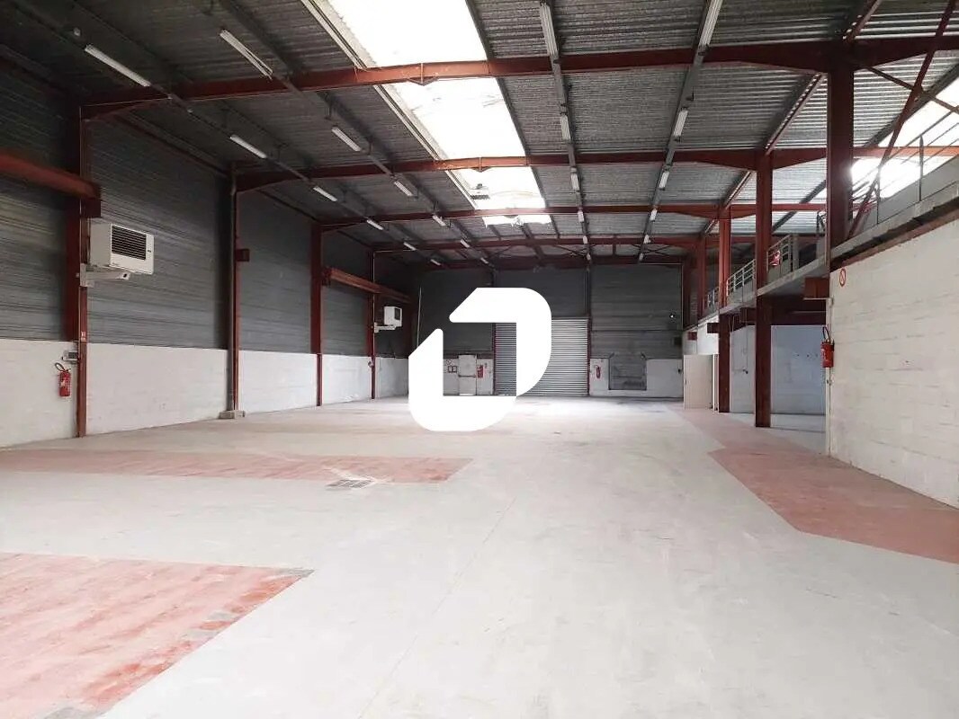 Flex in Coignières for lease Interior Photo- Image 1 of 12