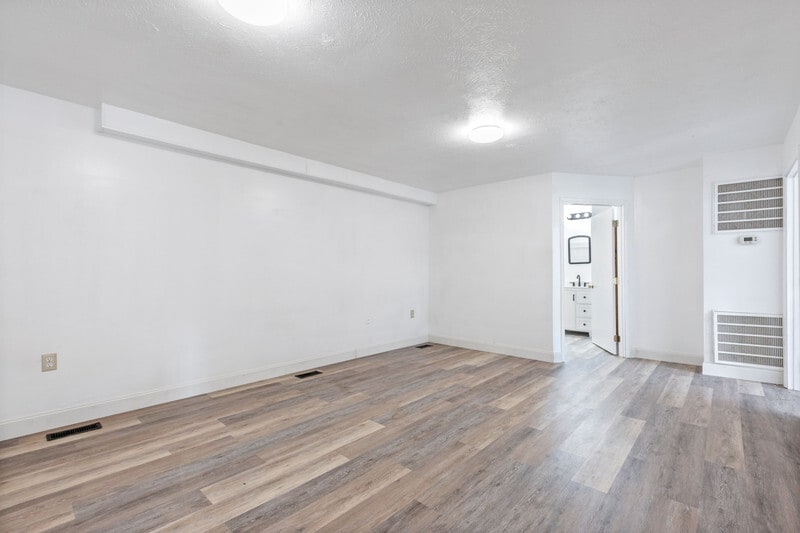437 S Royal Ave, Front Royal, VA for lease Interior Photo- Image 1 of 8