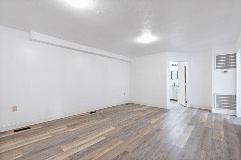 437 S Royal Ave, Front Royal, VA à louer Photo intérieure- Image 1 de 8