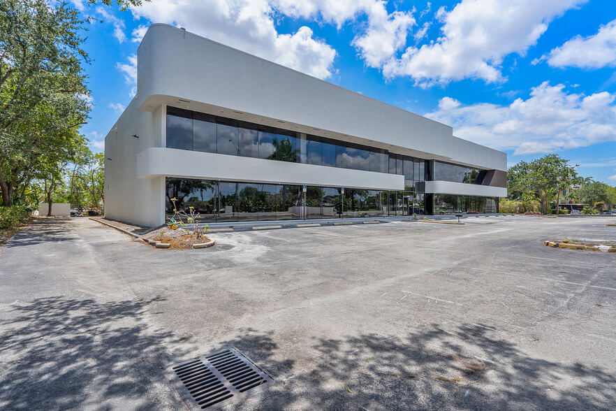 4690 S University Dr, Davie, FL for lease - Building Photo - Image 3 of 33