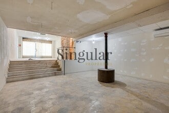 Retail in Barcelona, Barcelona for lease Interior Photo- Image 2 of 23