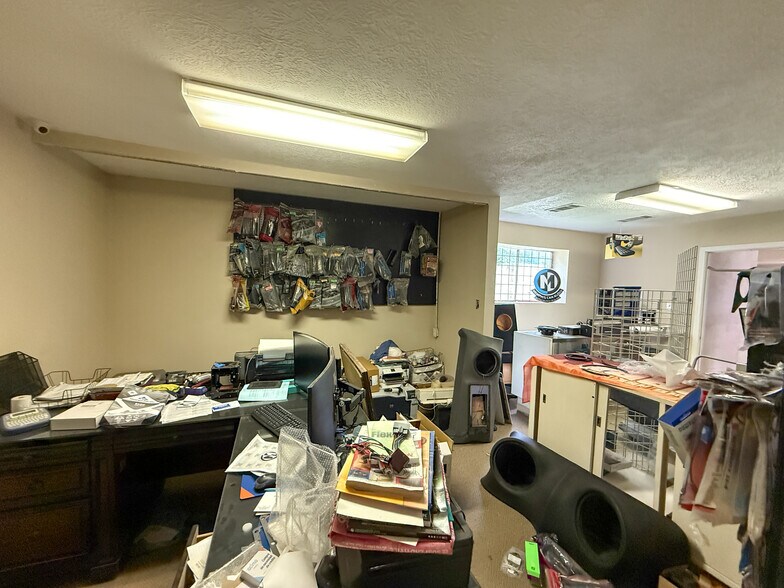 2105 N Main St, Vidor, TX à vendre - Photo du bâtiment - Image 3 de 11