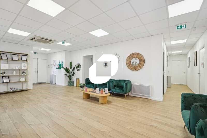 7-9 Avenue Aristide Briand, Cachan à louer - Hall d’entrée - Image 2 de 23