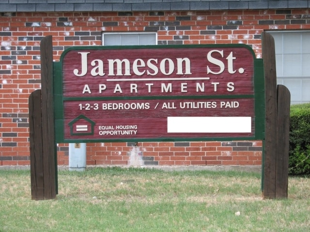 1121 Jameson St, Weatherford, TX for sale - Building Photo - Image 2 of 17