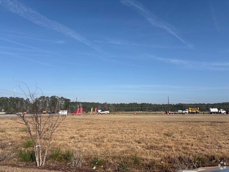 2480 Gum Branch Rd, Jacksonville, NC à louer - Photo du bâtiment - Image 1 de 1