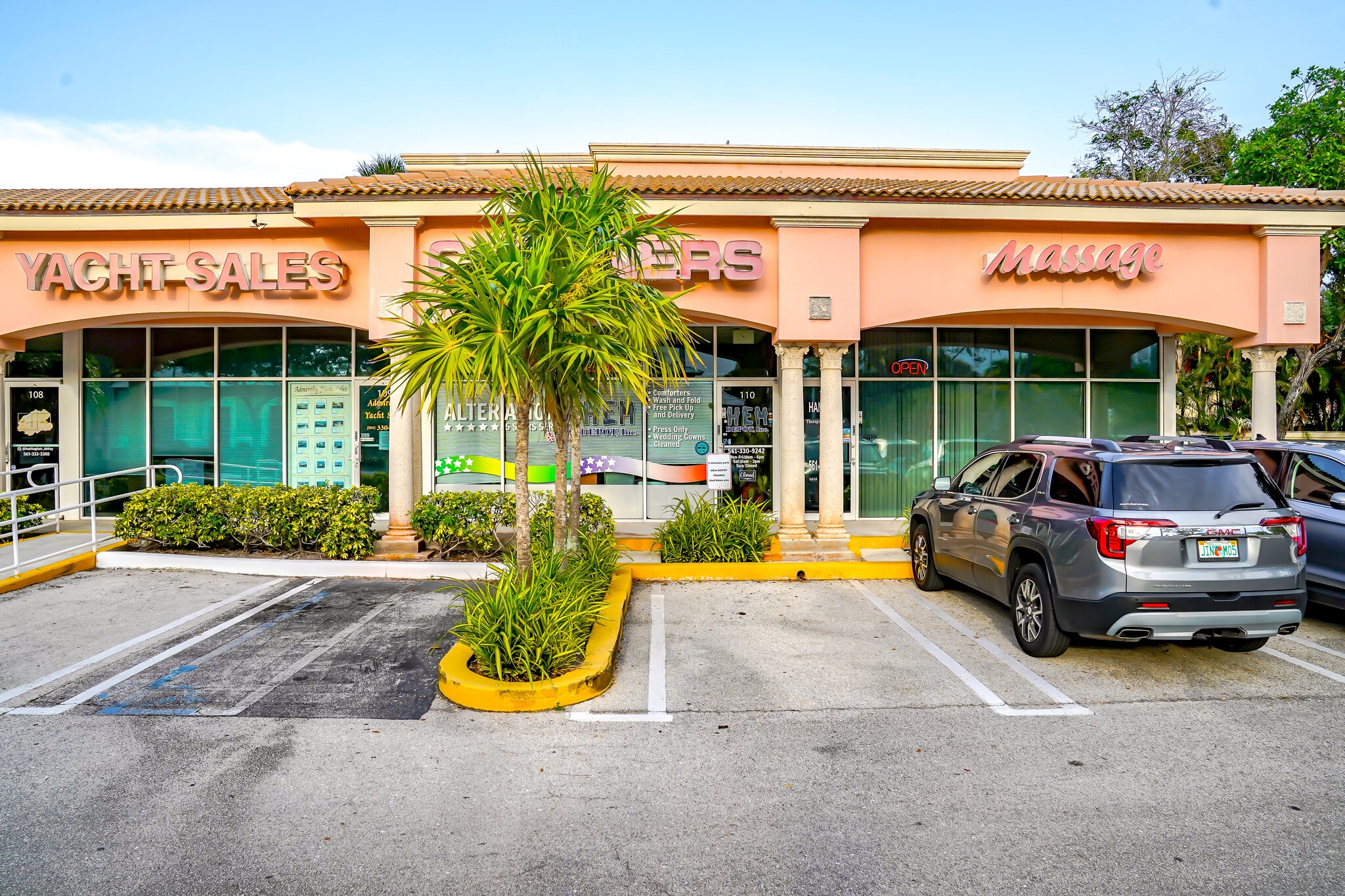 851 SE 6th Ave, Delray Beach, FL for lease Primary Photo- Image 1 of 41