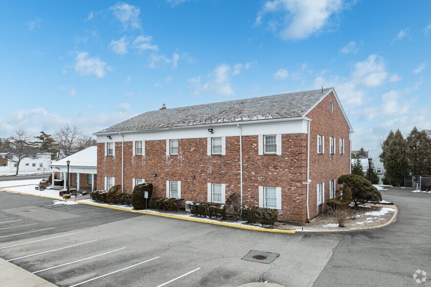 195 Merritts Rd, Farmingdale, NY for lease - Building Photo - Image 3 of 6