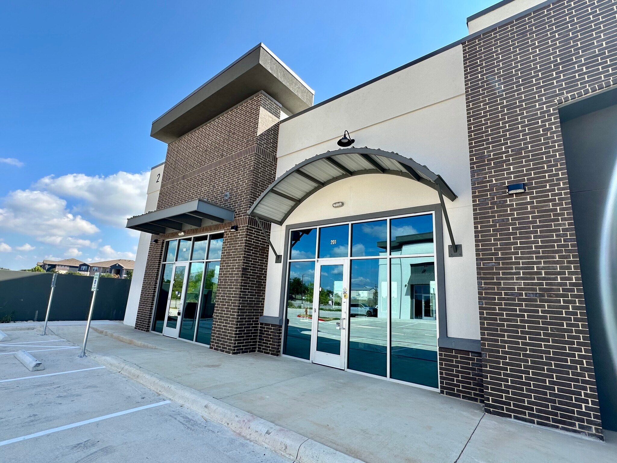 610 Brashear Ln, Cedar Park, TX for lease Building Photo- Image 1 of 11