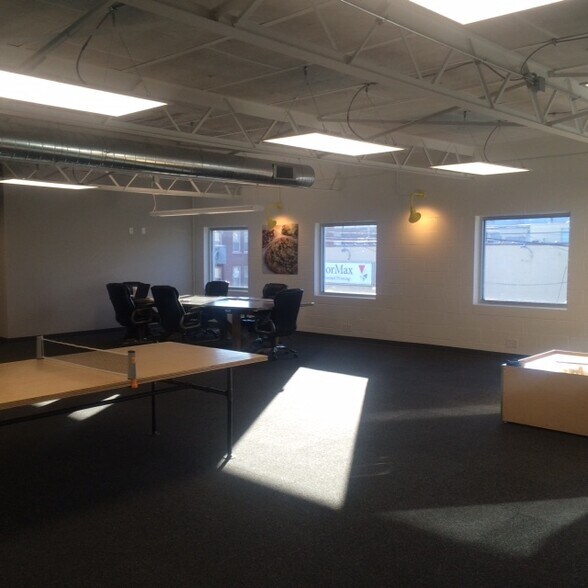 312-314 Martin Luther King Jr Blvd, Evansville, IN à vendre - Photo du bâtiment - Image 2 de 16