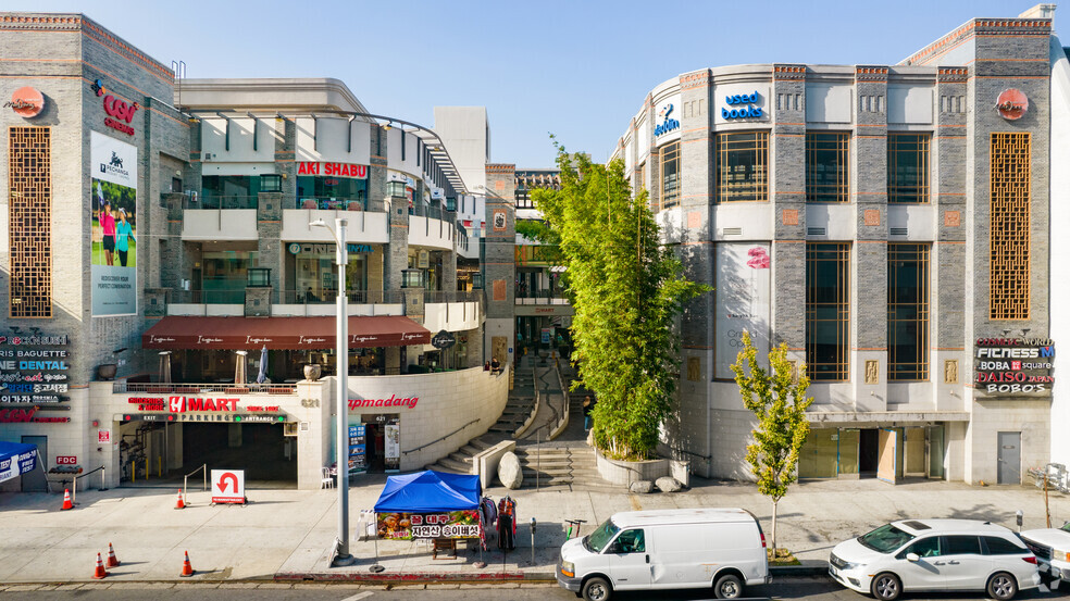 621 S Western Ave, Los Angeles, CA for sale - Primary Photo - Image 1 of 1