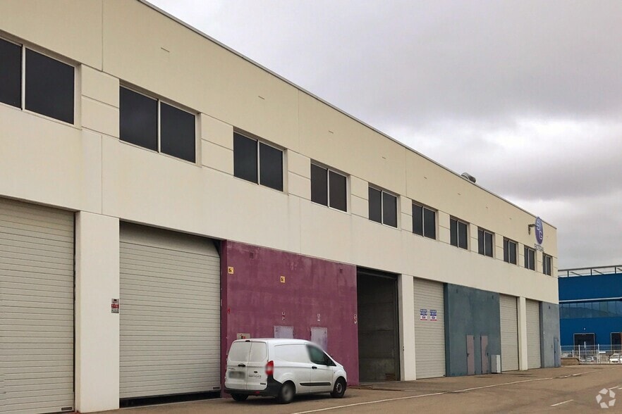 Industrial in San Fernando de Henares, Madrid for sale - Building Photo - Image 2 of 2