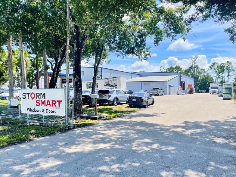 6170 Idlewild St, Fort Myers, FL à vendre - Photo du bâtiment - Image 1 de 4