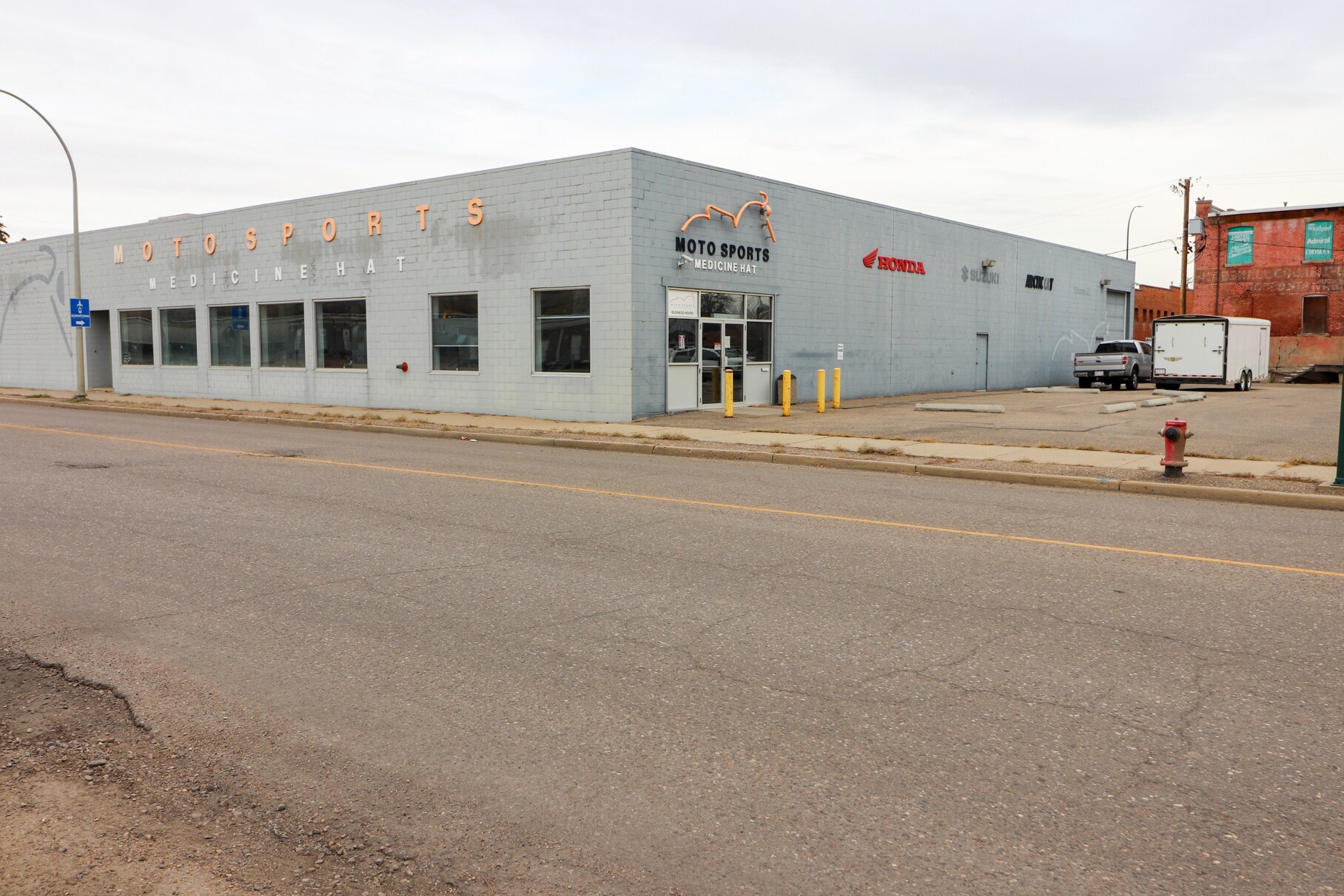 521D N Railway St SE, Medicine Hat, AB for sale Primary Photo- Image 1 of 1