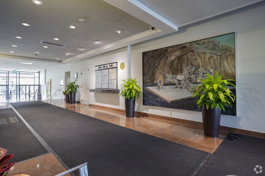 999 8th St SW, Calgary, AB à louer - Hall d’entrée - Image 3 de 10