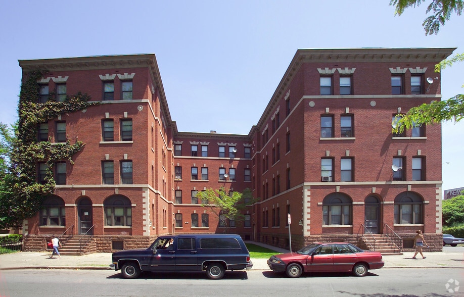 2147 Main St, Springfield, MA for sale - Building Photo - Image 3 of 5