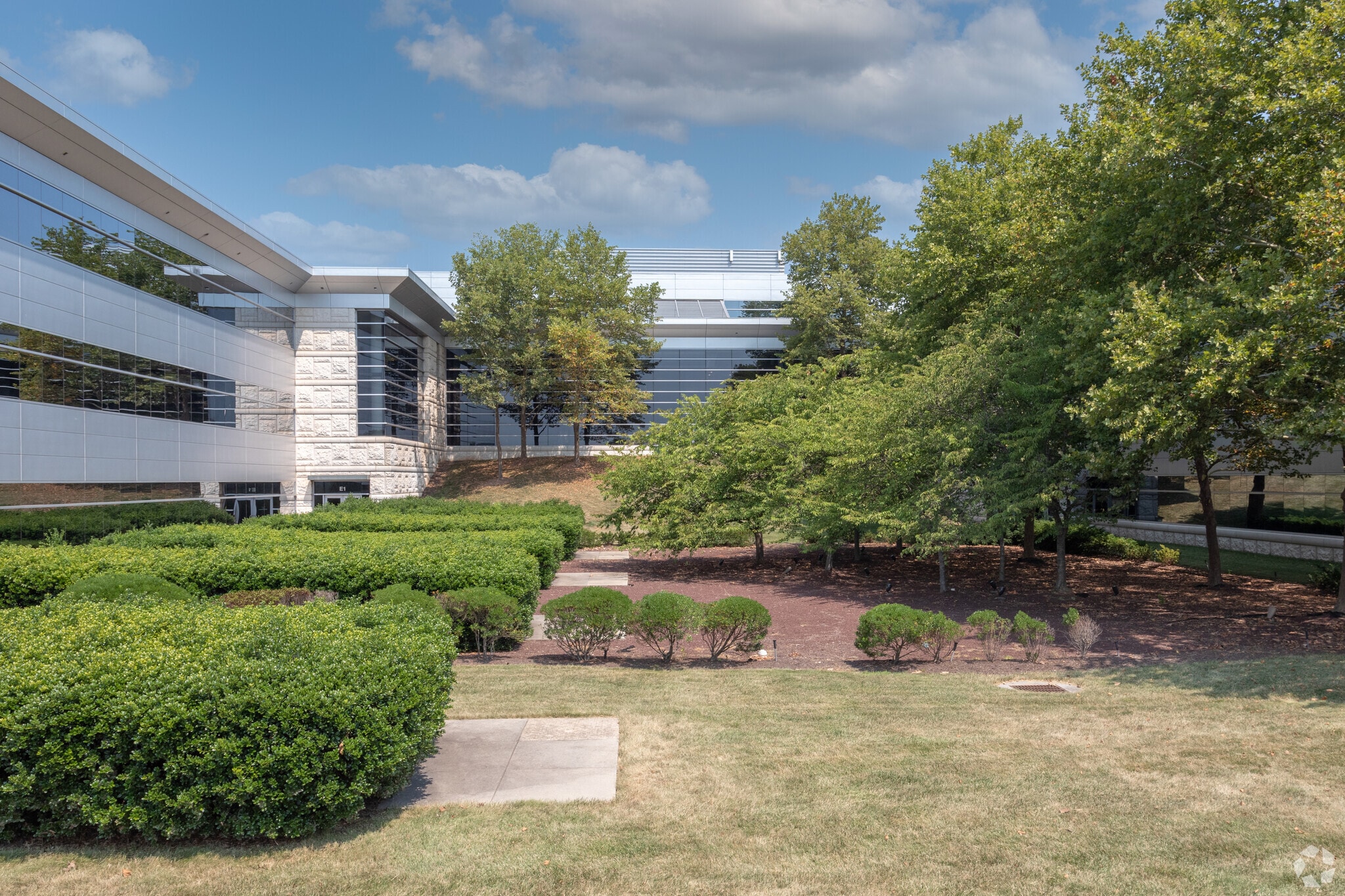 22001 Loudoun County Pky, Ashburn, VA for lease Building Photo- Image 1 of 5