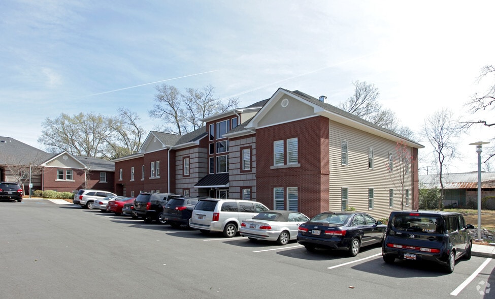 203 W Main St, Lexington, SC for lease - Primary Photo - Image 1 of 10