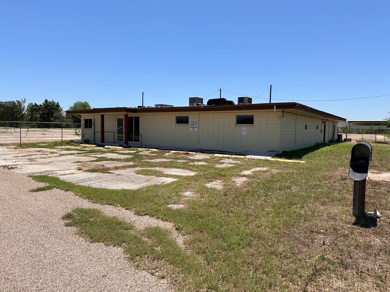 2100 Industrial Blvd, Alice, TX for sale - Building Photo - Image 3 of 13