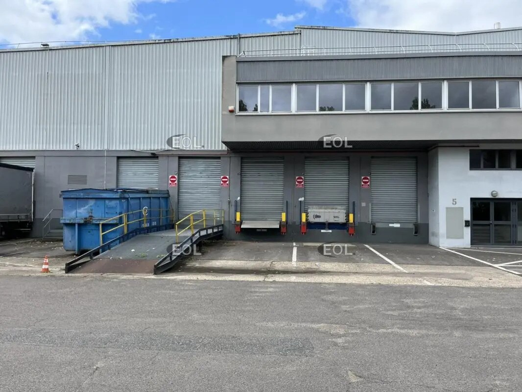 Industrial in Herblay-sur-Seine for lease Building Photo- Image 1 of 17