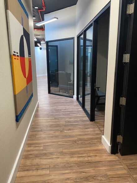 675 Sierra Rose Dr, Reno, NV à louer - Photo intérieure - Image 3 de 18