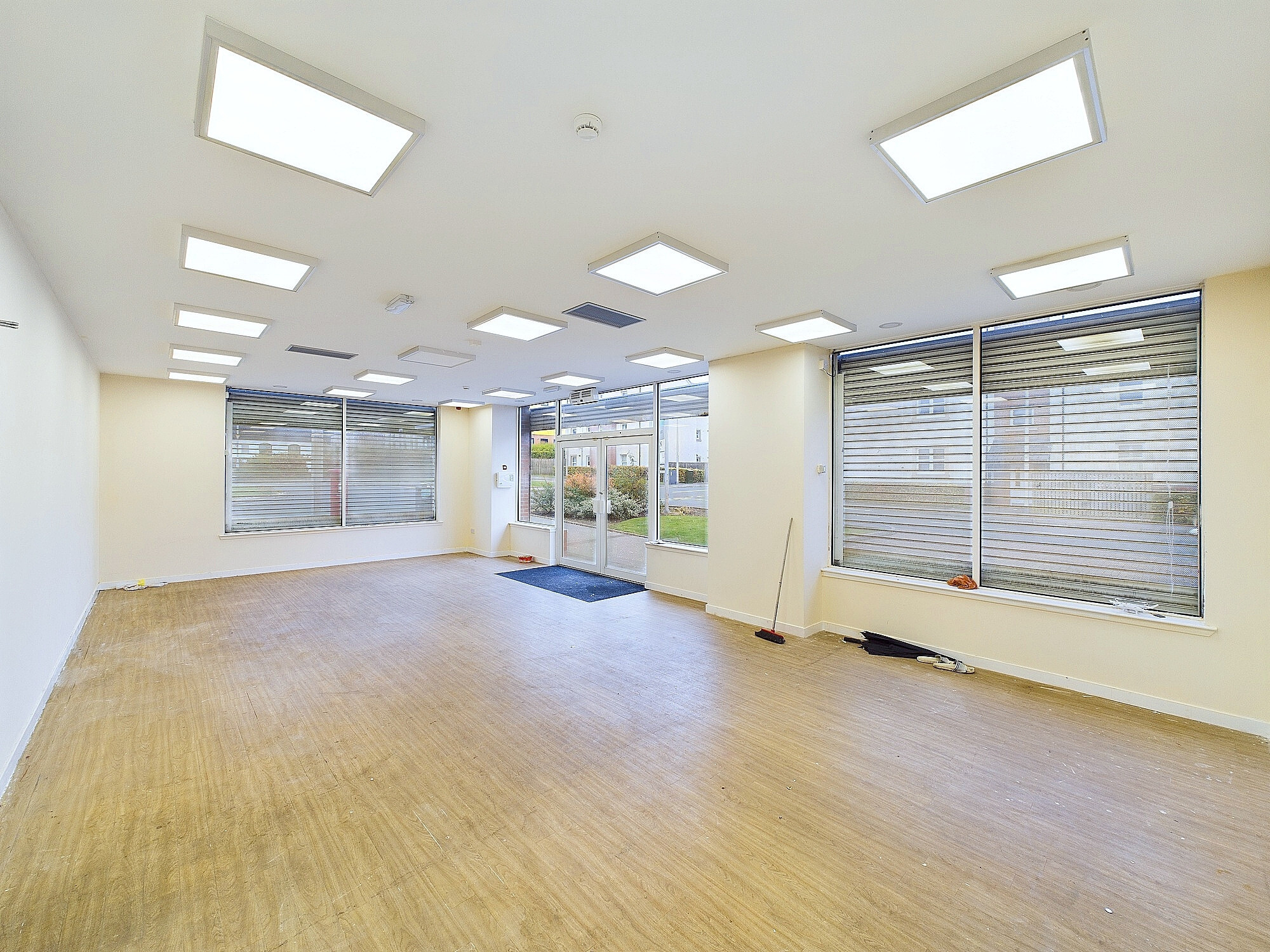 Bughtlin Mark, Edinburgh for lease Interior Photo- Image 1 of 4