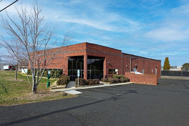 Plus de détails pour 10901 Downs Rd, Pineville, NC - Industriel à louer