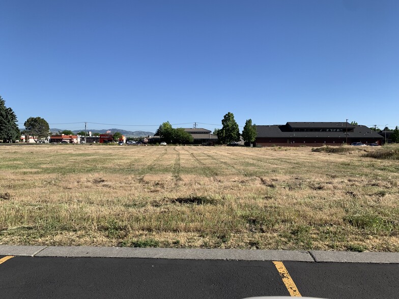 Hoopes & 17th Ave, Idaho Falls, ID à vendre - Photo du bâtiment - Image 3 de 4