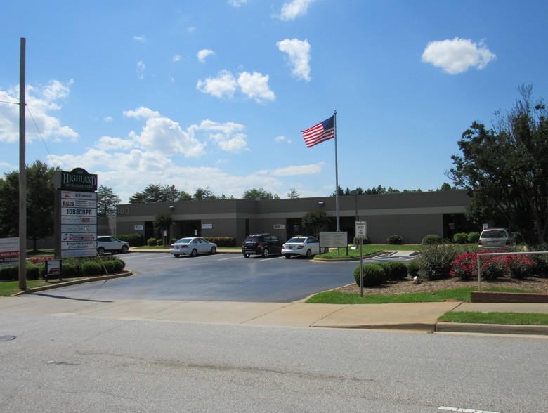 355 Woodruff Rd, Greenville, SC for lease - Building Photo - Image 1 of 1