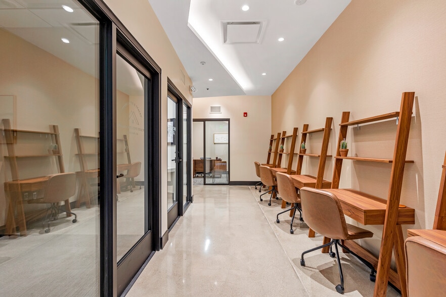 122 S Green St, Tehachapi, CA for lease - Interior Photo - Image 2 of 13