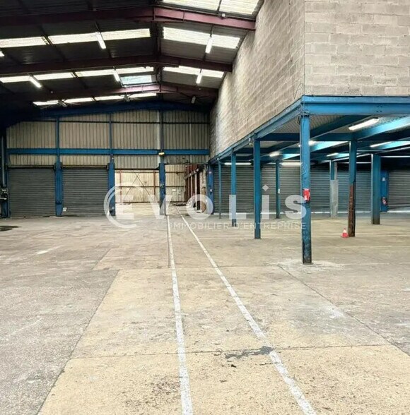 11 Avenue Descartes, Morangis à louer - Photo du bâtiment - Image 2 de 13