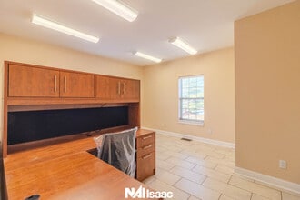 104 Progress Dr, Frankfort, KY for lease Interior Photo- Image 2 of 7