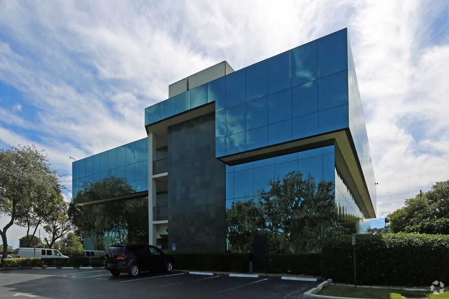 5405 Okeechobee Blvd, West Palm Beach, FL à louer - Photo du bâtiment - Image 3 de 3