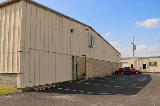 575 Rudder Rd, Fenton, MO à vendre - Photo du bâtiment - Image 3 de 8