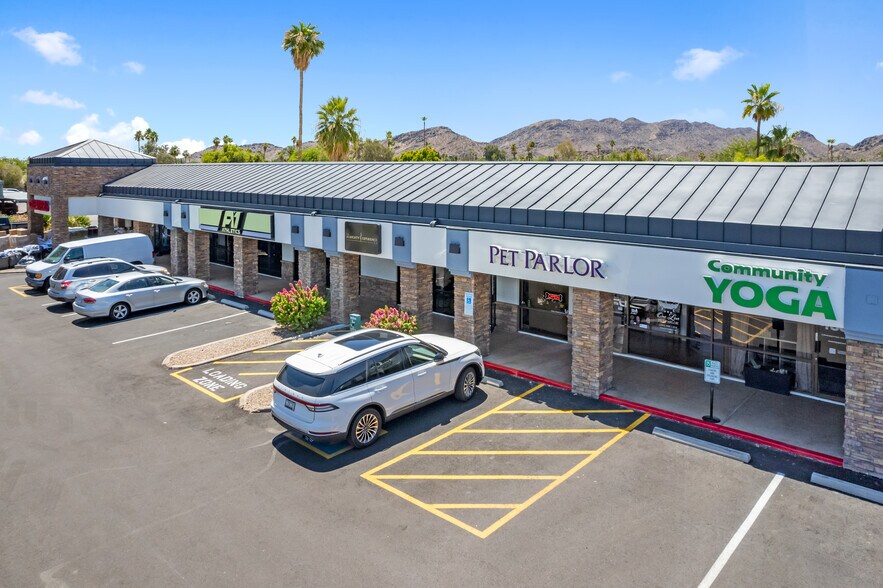 3375 E Shea Blvd, Phoenix, AZ à louer - Photo du bâtiment - Image 2 de 9