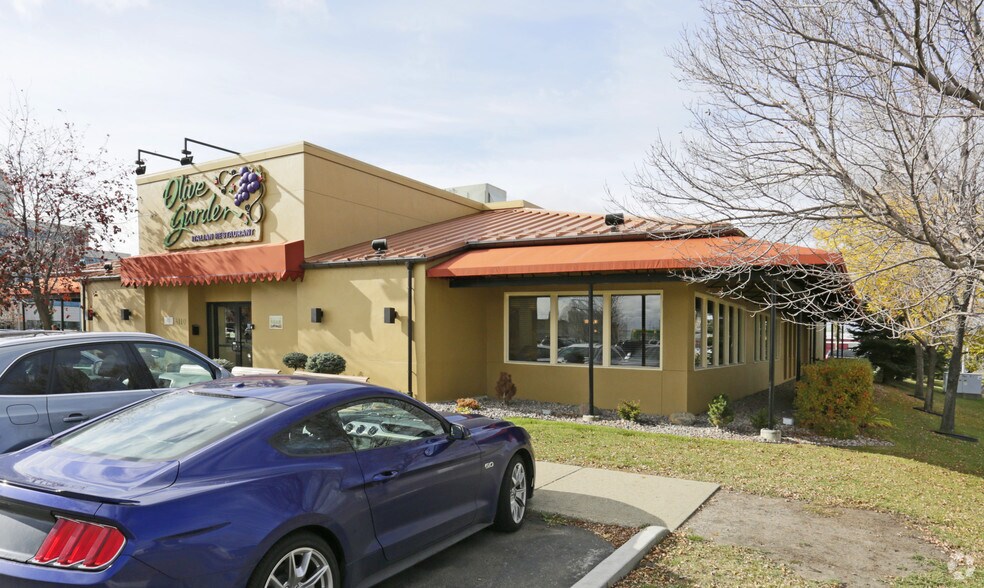 4110 Gateway Blvd NW, Edmonton, AB à vendre - Photo du bâtiment - Image 2 de 4