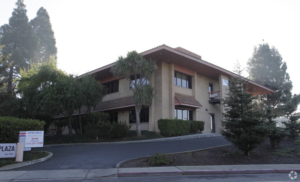 1460 N Camino Alto, Vallejo, CA à louer - Photo du bâtiment - Image 2 de 6