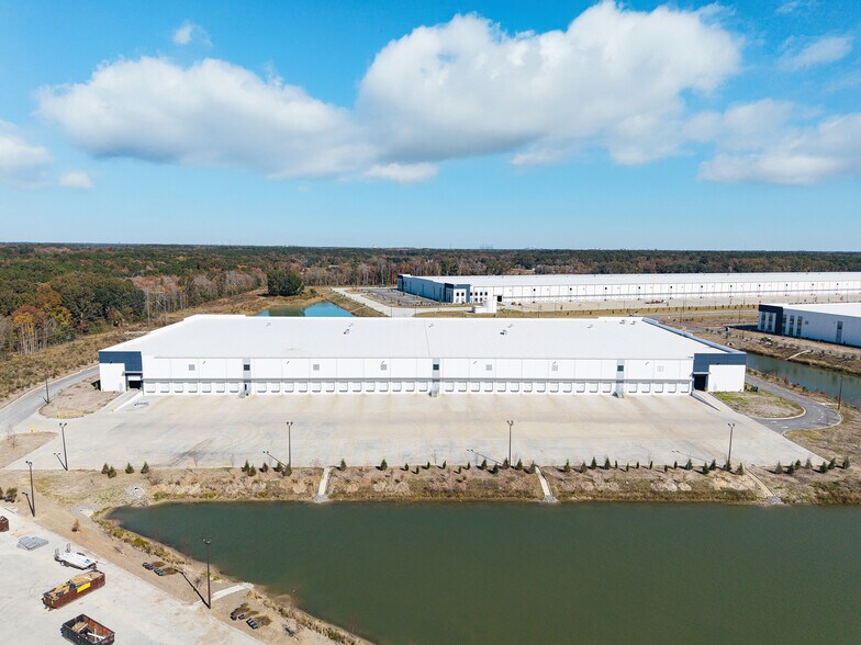 111 Landmark Blvd, Savannah, GA à louer - Photo du bâtiment - Image 3 de 3