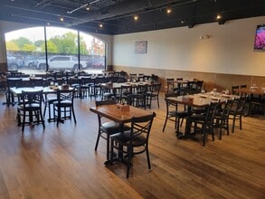 3-47 E Northwest Hwy, Palatine, IL for lease Interior Photo- Image 2 of 9